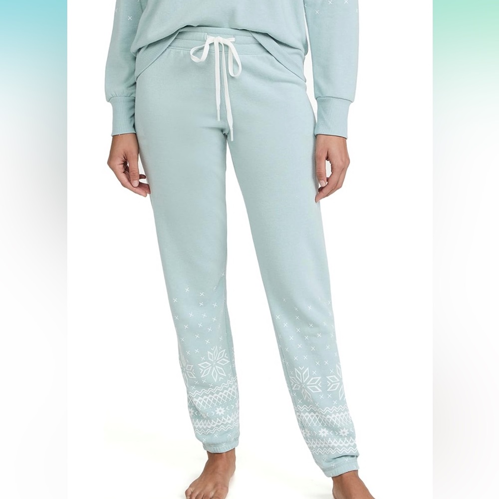 PJ Salvage | Women’s Loungewear Mountain Bound Snowflake Joggers | Size US M